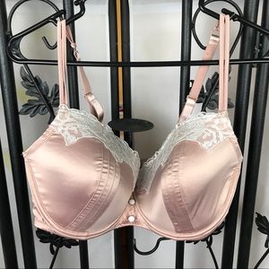 40f parfait pink sweet bra, white accents